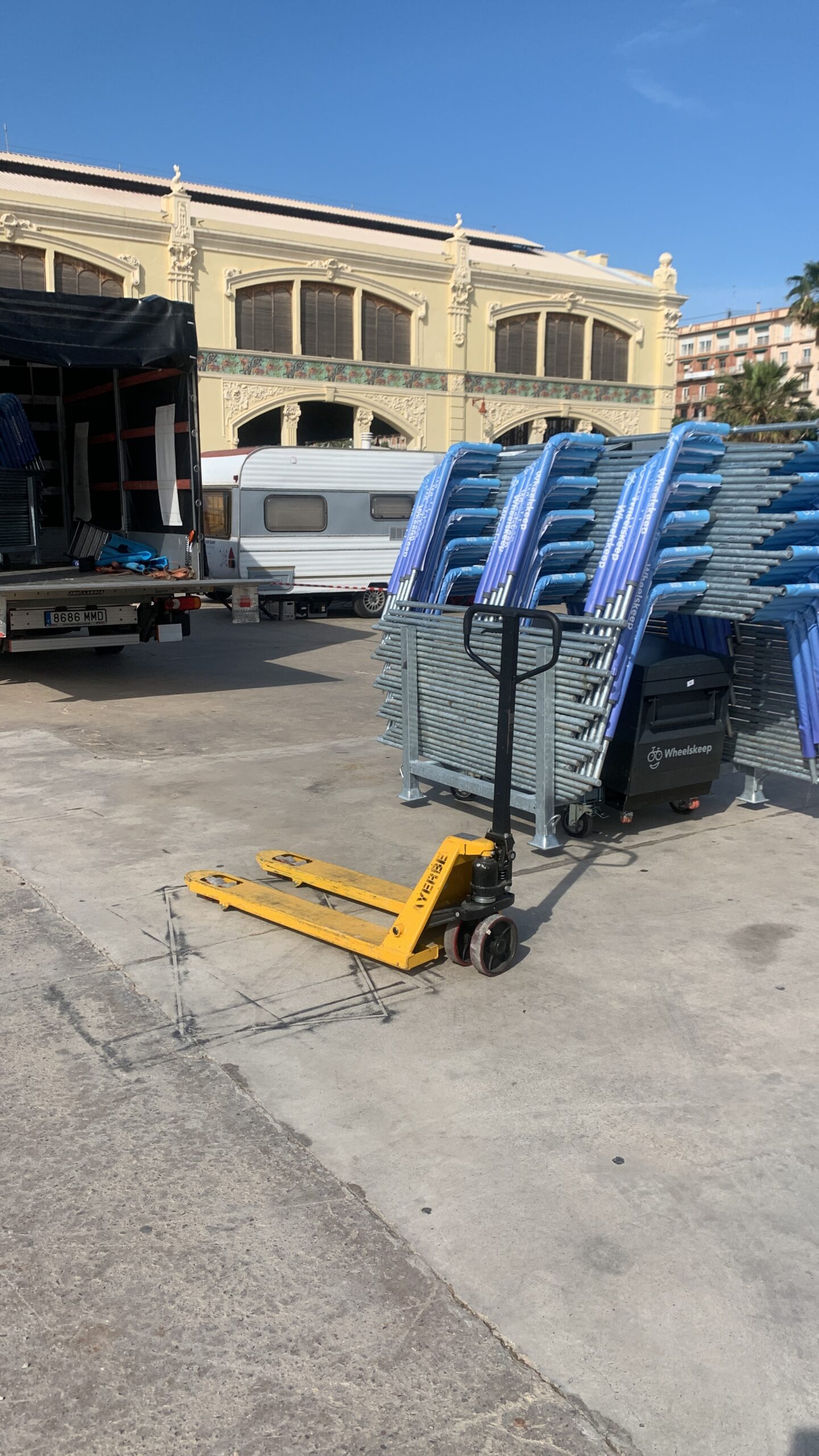 Entrega de paletes rolantes
